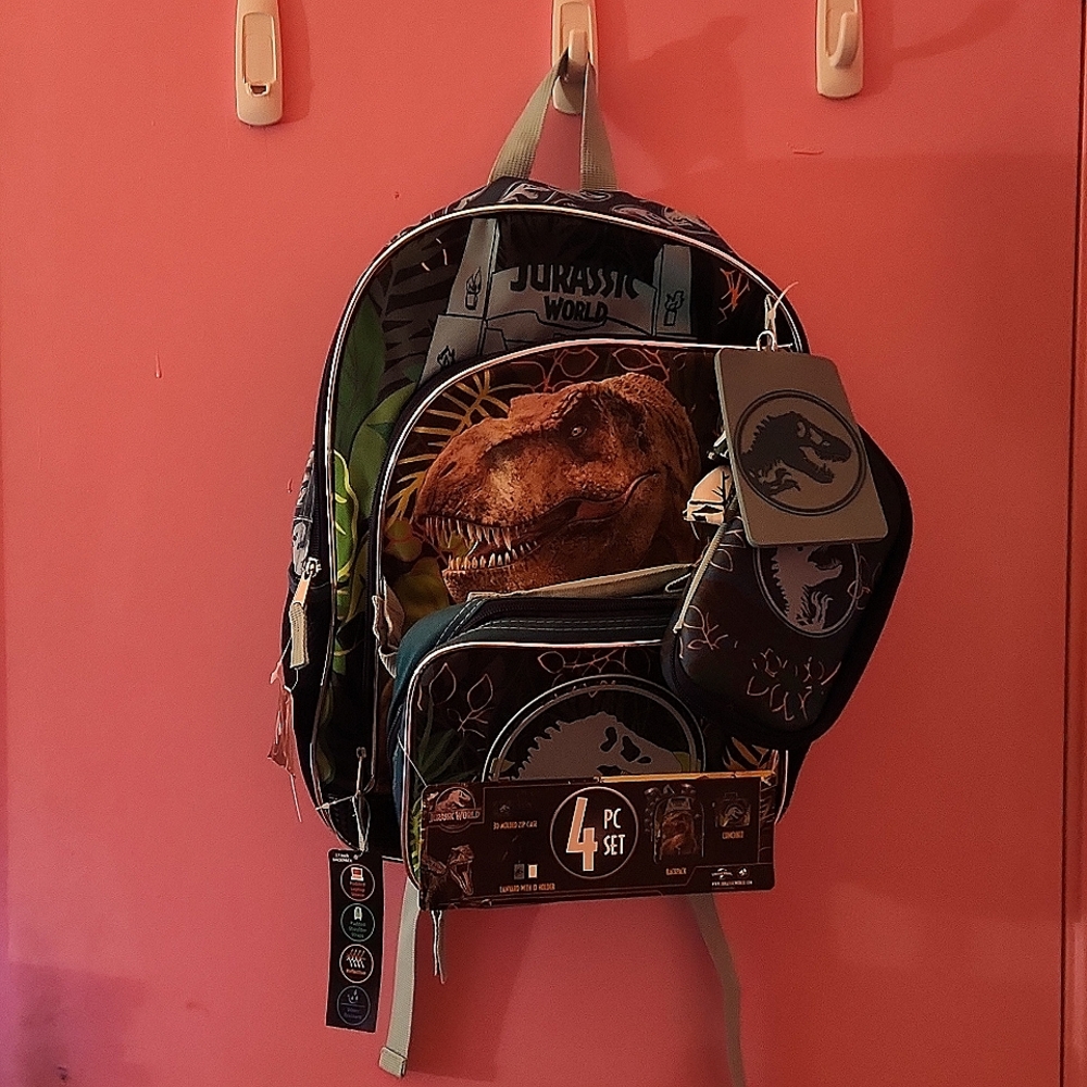 Jurassic Backpack 4pc set